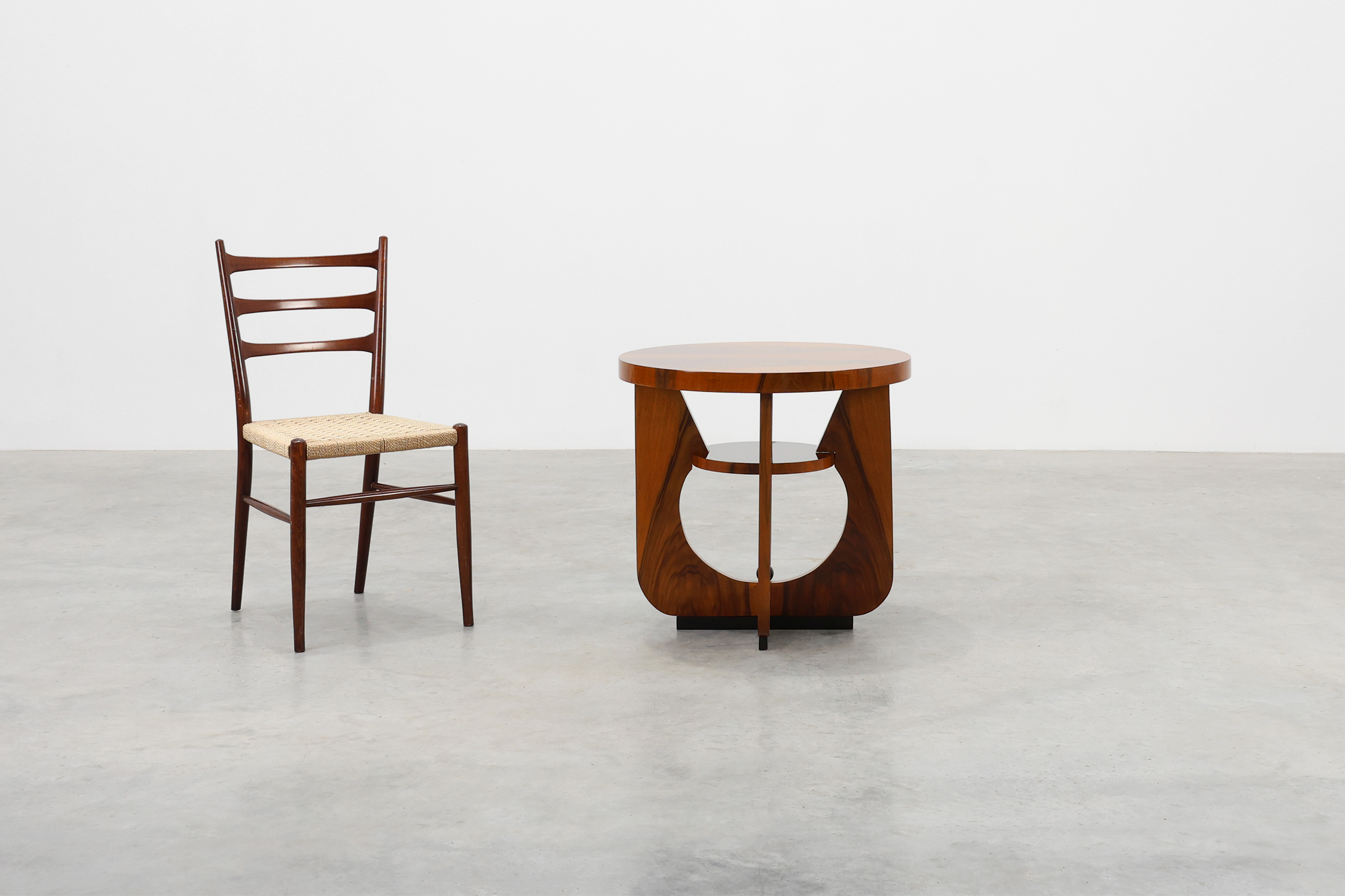 Round Art Deco side or coffee table in wood, France 1920sthumbnail